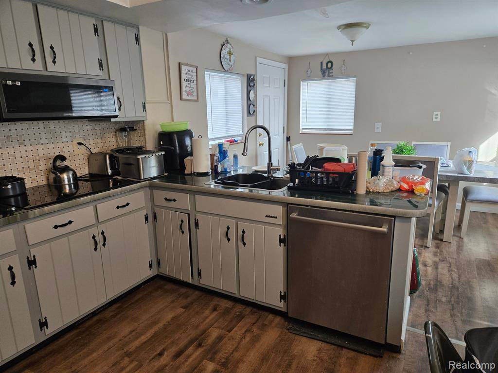 Harper Woods, MI 48225,20857 HAWTHORNE Street