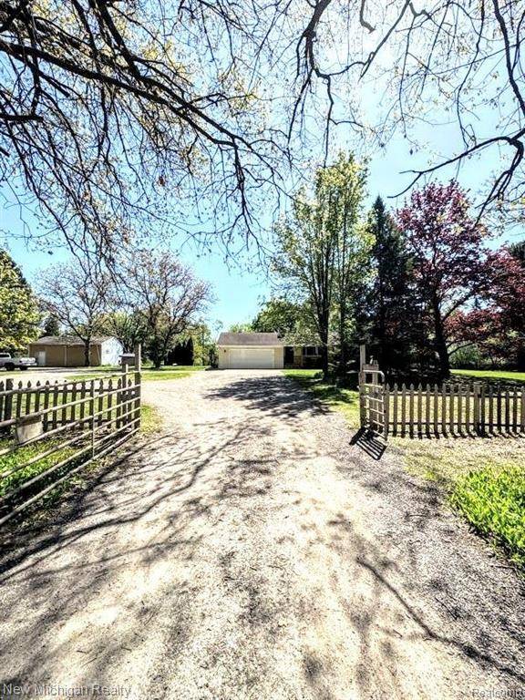 Genoa Twp, MI 48843,1875 GRAY Road