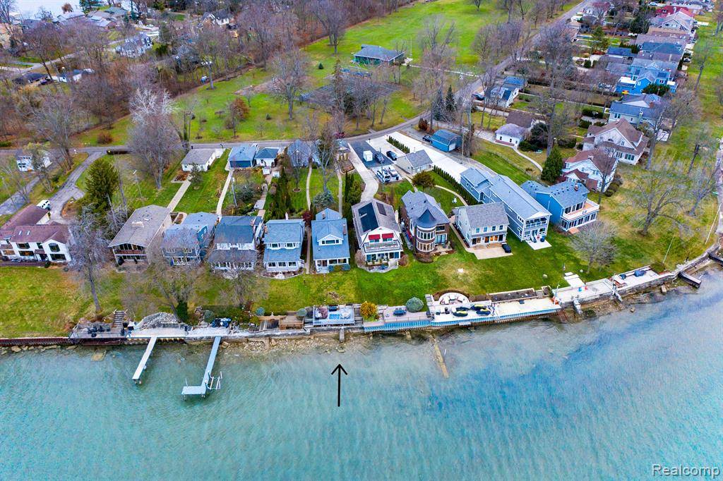 Grosse Ile, MI 48138,29899 E RIVER Road