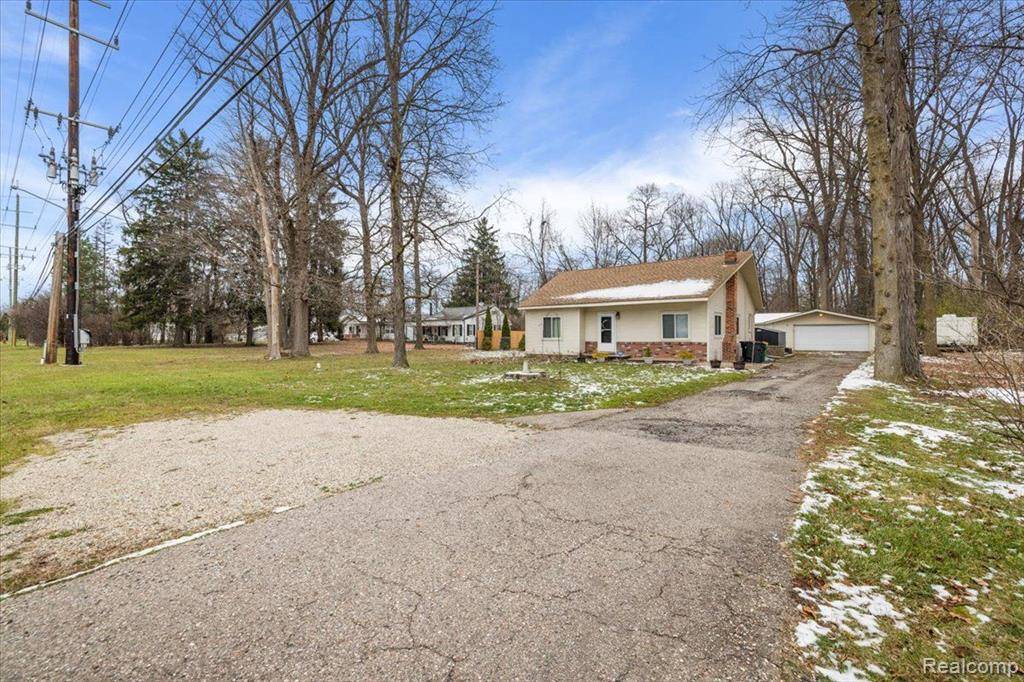 Farmington Hills, MI 48336,21524 ORCHARD LAKE Road