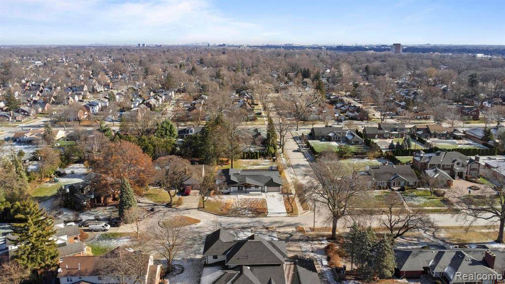 Dearborn, MI 48124,2 RIDGEMONT CT