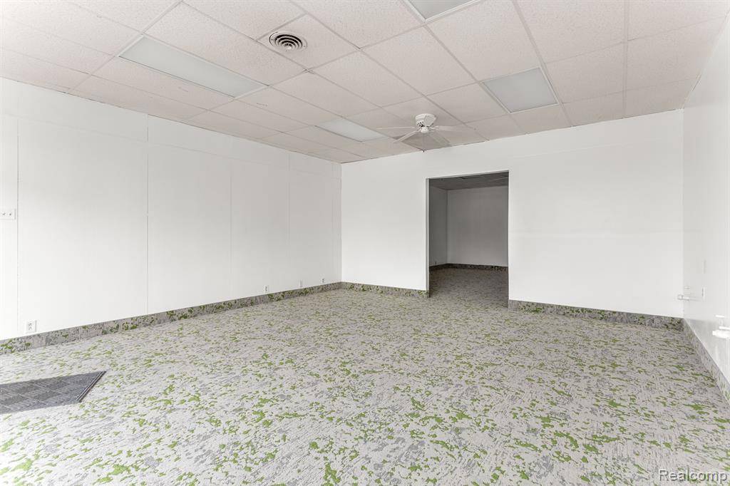 Garden City, MI 48135,27561 WARREN Road 27561