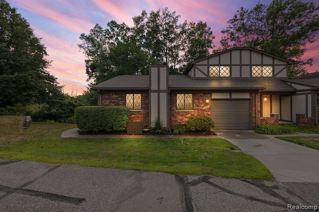 Rochester Hills, MI 48309,1980 PONDVIEW Court 121