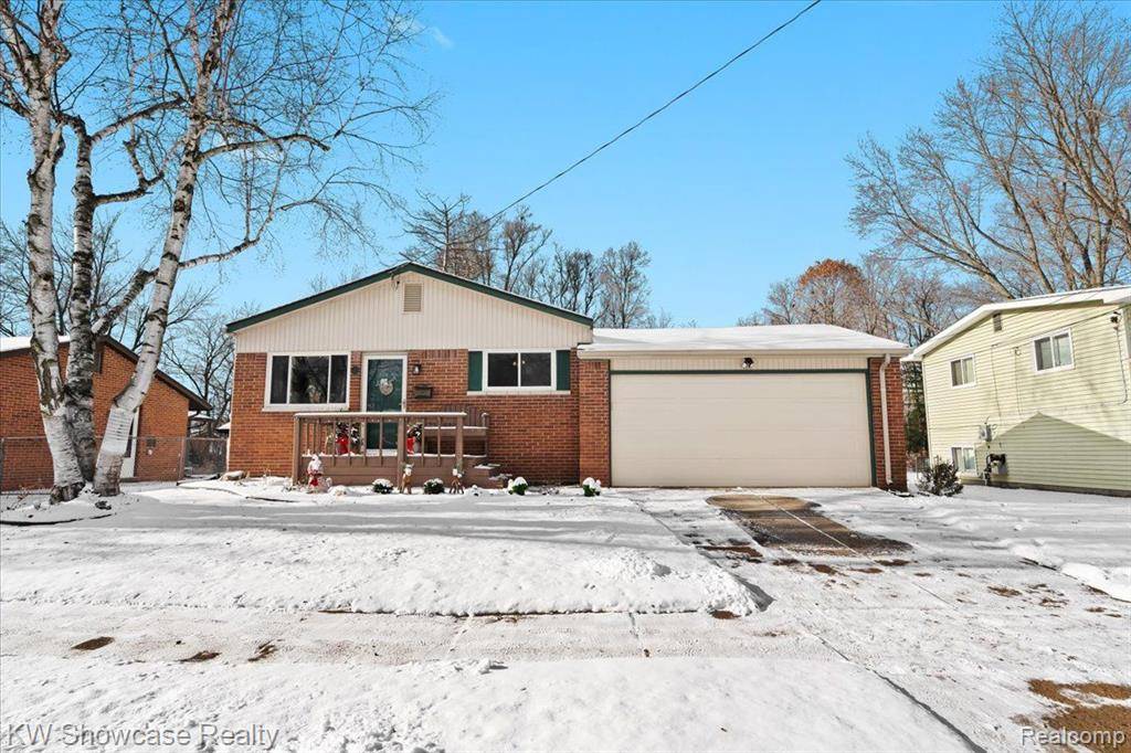 Holly Vlg, MI 48442,115 N CORBIN Street