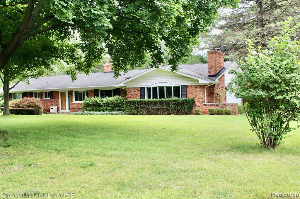 Bloomfield Twp, MI 48304,850 HELSTON Road