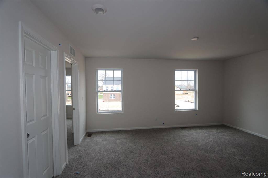 Van Buren Twp, MI 48111,14213 OLD OAK Trail