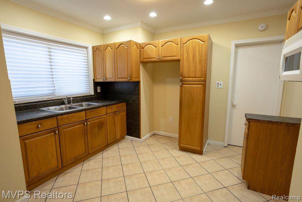 Mt. Clemens, MI 48043,96 JONES Street