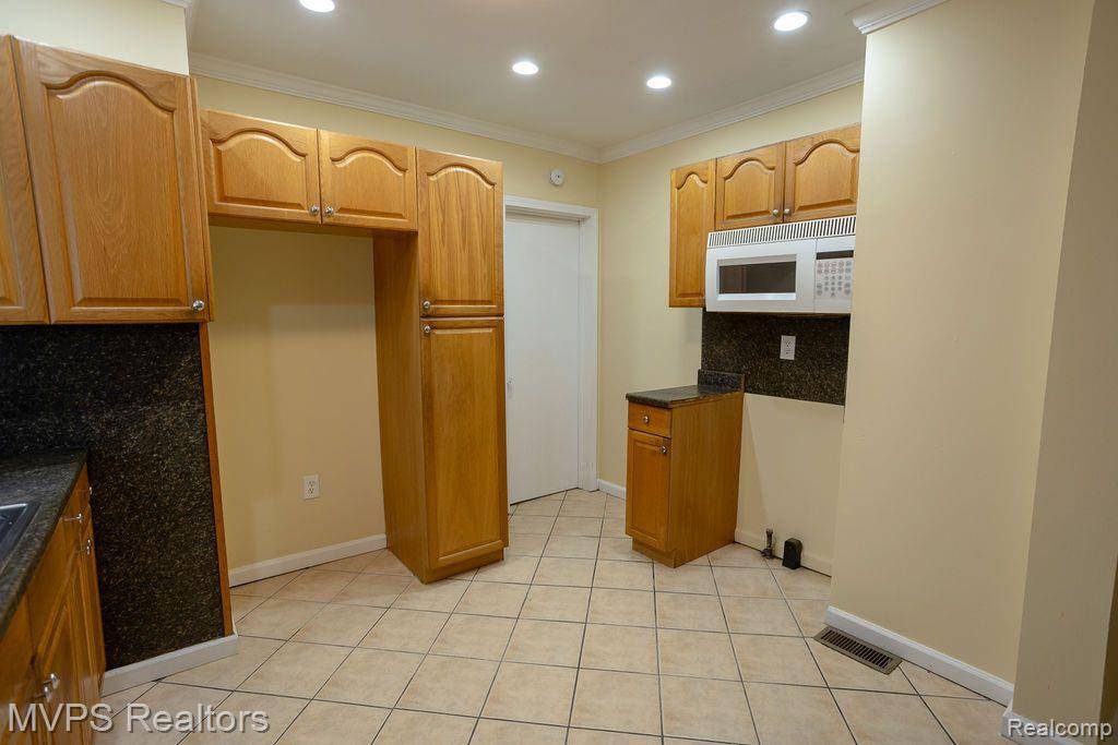 Mt. Clemens, MI 48043,96 JONES Street