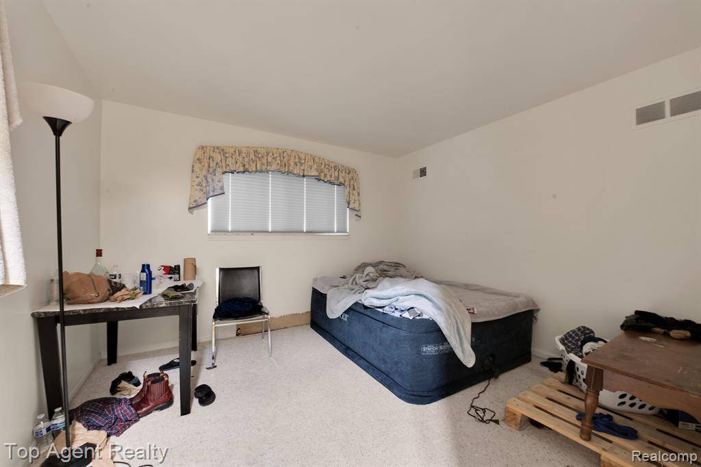 Farmington, MI 48335,36906 BRITTANY HILL Drive