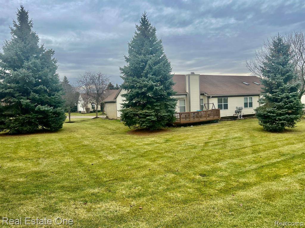 Commerce Twp, MI 48390,240 WINDING BROOK 104