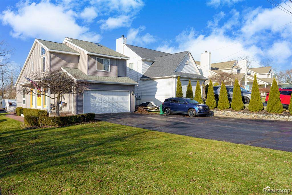 Waterford Twp, MI 48328,1444 OTTER Avenue