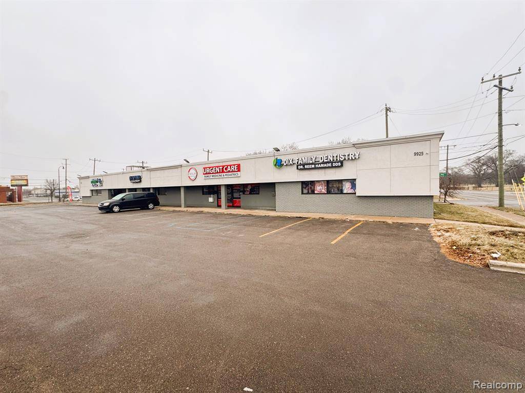 Dearborn, MI 48120,9925 DIX 102