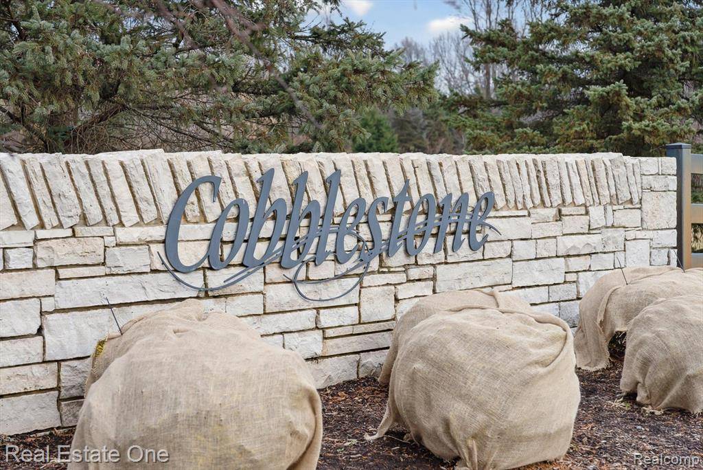 Highland Twp, MI 48356,2423 Canterwood