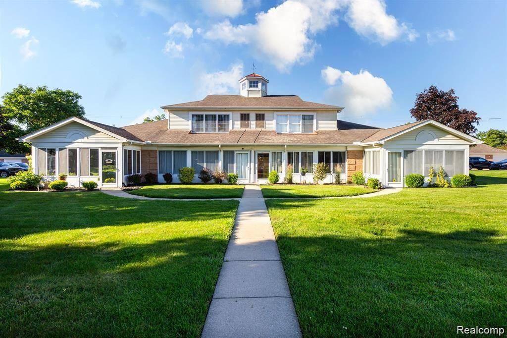 Grosse Ile Twp, MI 48138,8217 GRAYS Drive C3