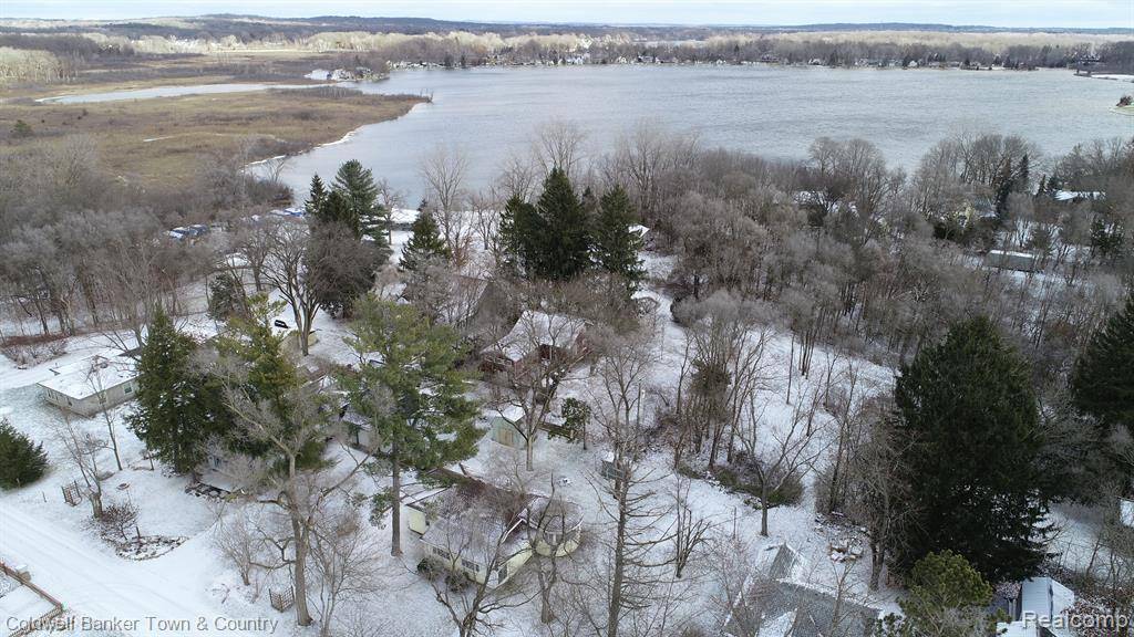 Pinckney Vlg, MI 48169,10133 OGEMAW Court