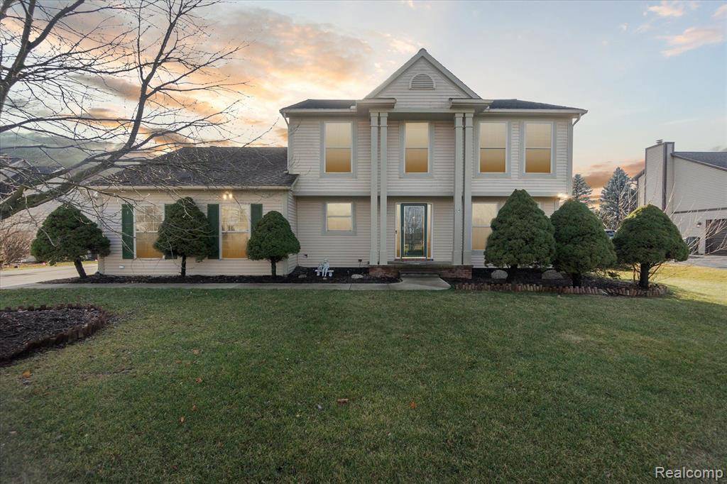 Orion Twp, MI 48360,2417 HUNTINGTON Drive