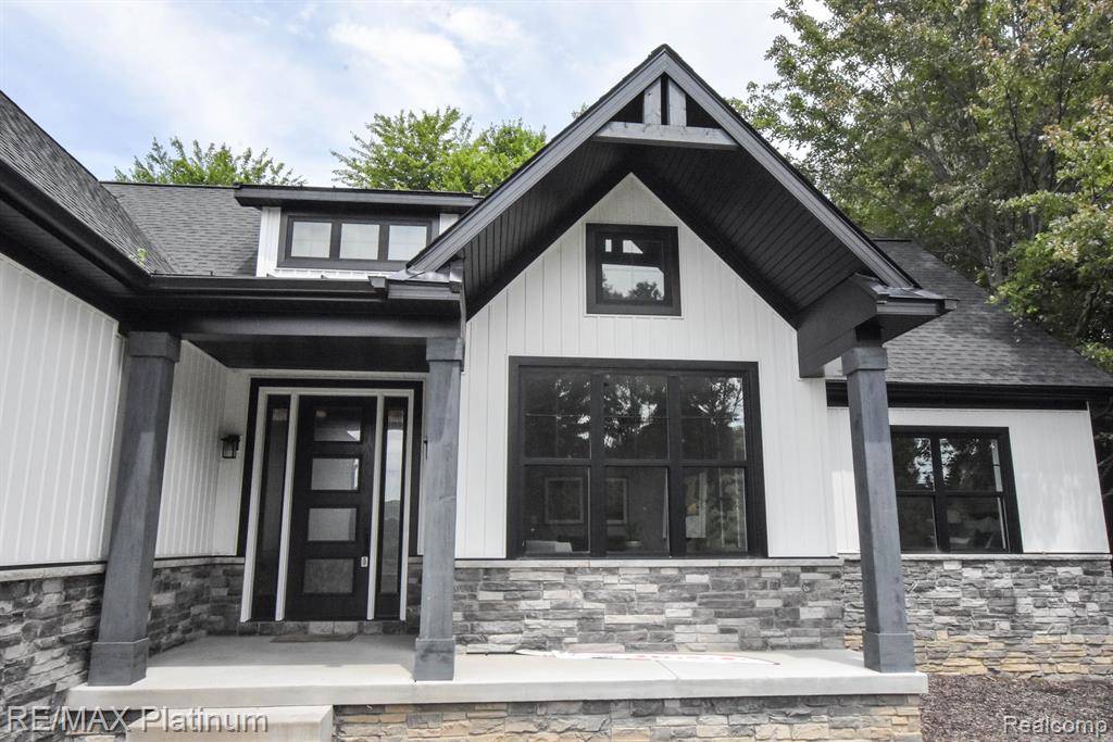 Brighton Twp, MI 48114,43 Candlelight Court