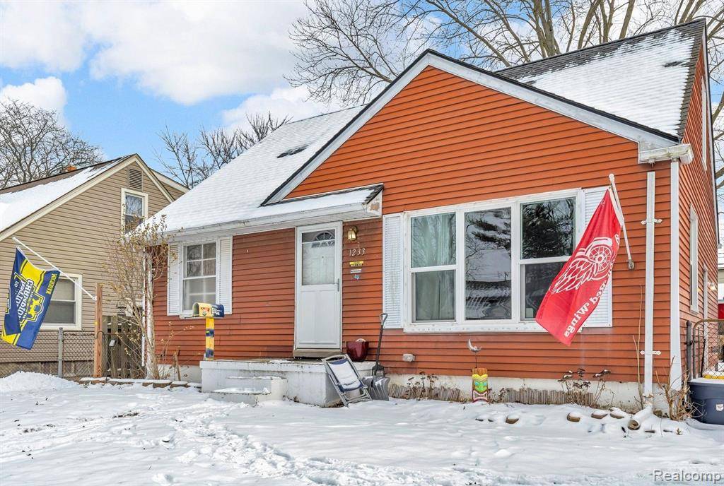 Ypsilanti Twp, MI 48198,1233 HULL Avenue