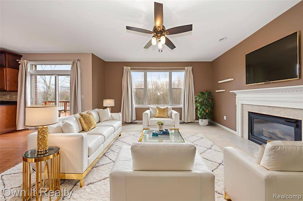 Livonia, MI 48152,33011 BROOKSIDE