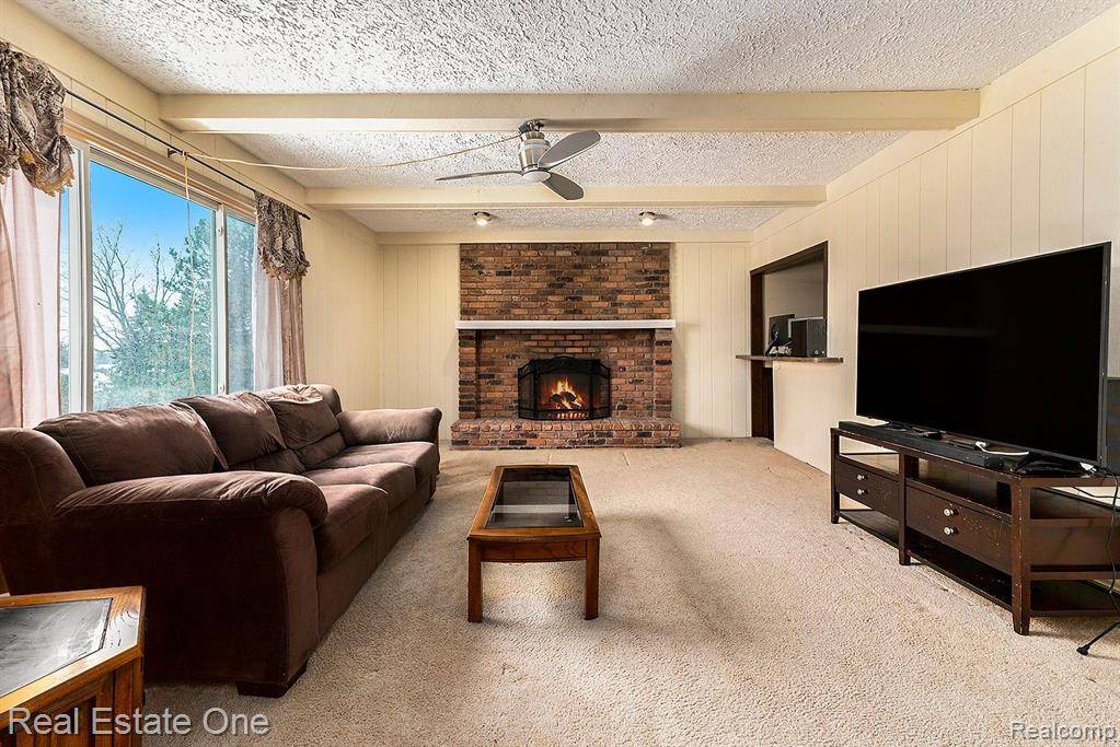 Rochester Hills, MI 48309,277 STONETREE Circle