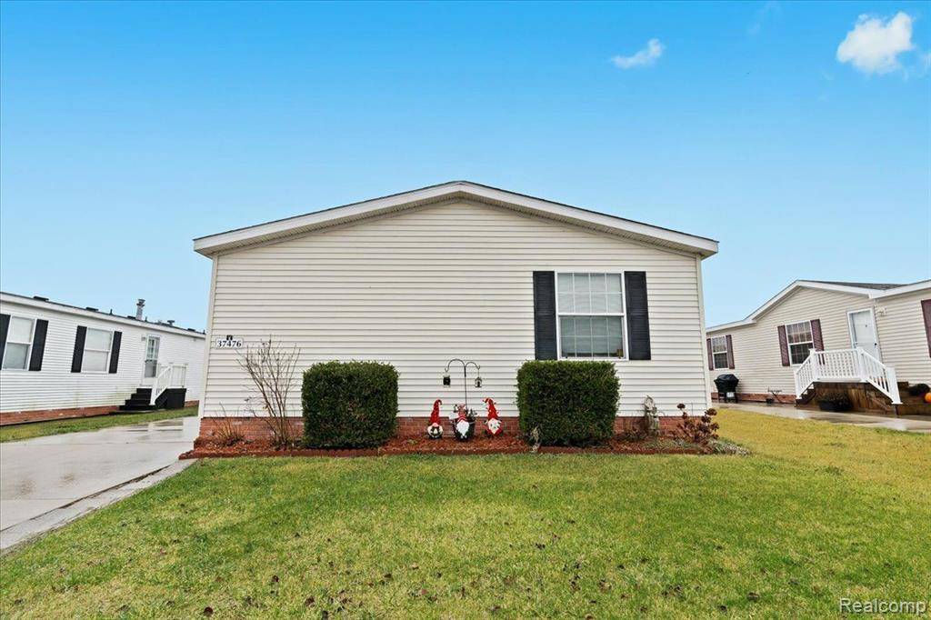 Lenox Twp, MI 48048,37476 Millstone Trail