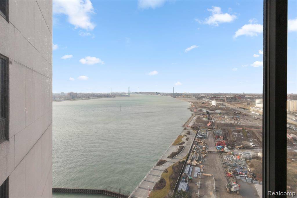 Detroit, MI 48226,1001 W JEFFERSON Avenue 300 17H