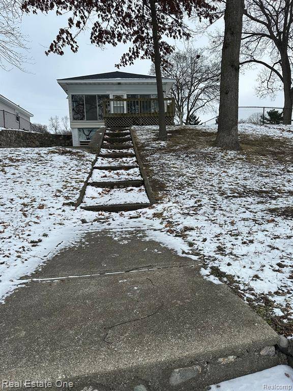 Waterford Twp, MI 48329,2761 LANSDOWNE Road