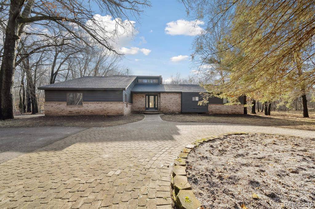 Brighton Twp, MI 48114,8270 MCCLEMENTS Road