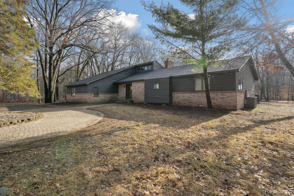Brighton Twp, MI 48114,8270 MCCLEMENTS Road