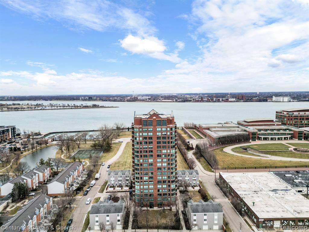 Detroit, MI 48207,3320 SPINNAKER Lane 10B