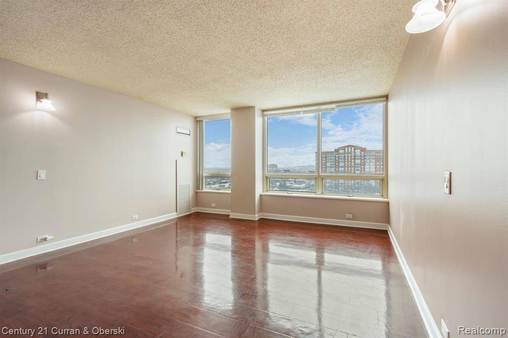 Detroit, MI 48207,3320 SPINNAKER Lane 10B