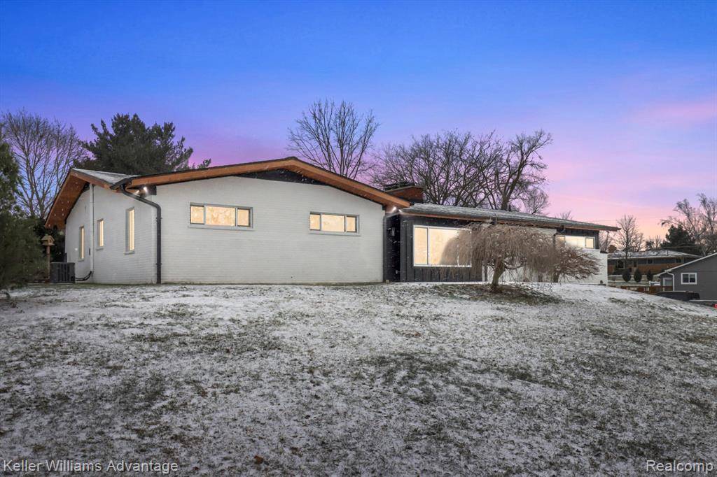 Farmington Hills, MI 48336,24931 GLEN ORCHARD Drive