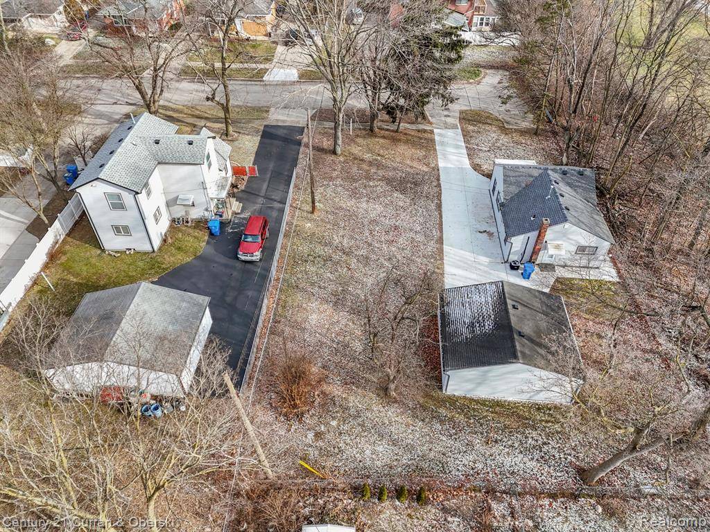 Dearborn Heights, MI 48127,7875 ROBINDALE