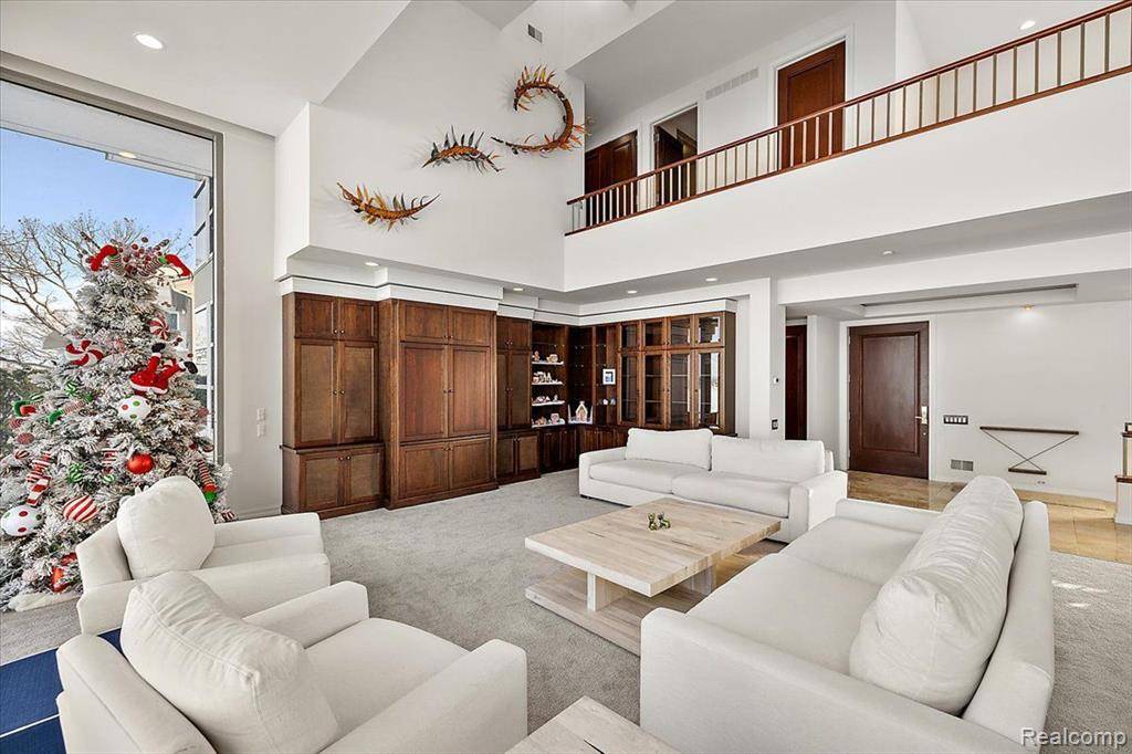 West Bloomfield Twp, MI 48323,3468 PINE ESTATES Drive