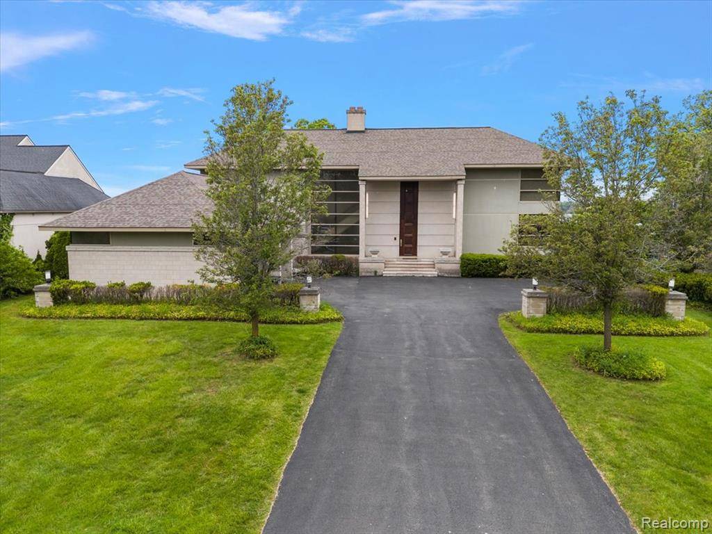West Bloomfield Twp, MI 48323,3468 PINE ESTATES Drive
