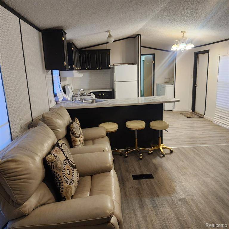 Belleville, MI 48111,216 Ponderosa Trail S