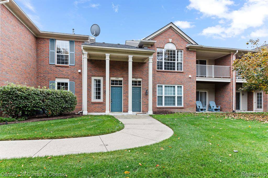 Commerce Twp, MI 48390,17203 CHESAPEAKE Circle
