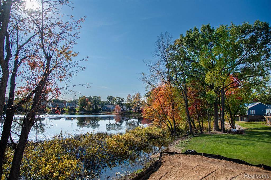 White Lake Twp, MI 48386,837 PRESERVE Lane