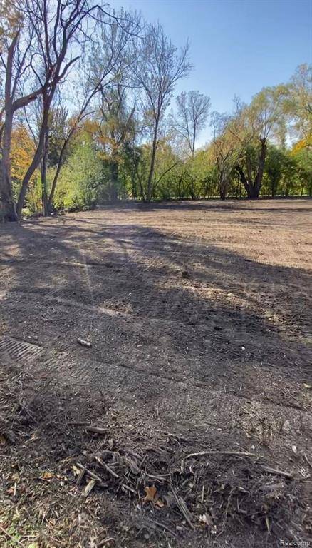 Bloomfield Hills, MI 48304,0000  Brookdale  Road