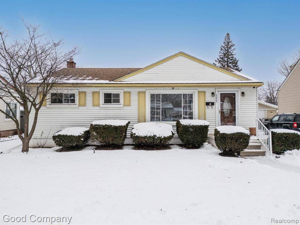 St. Clair Shores, MI 48080,22021 LANGE Street