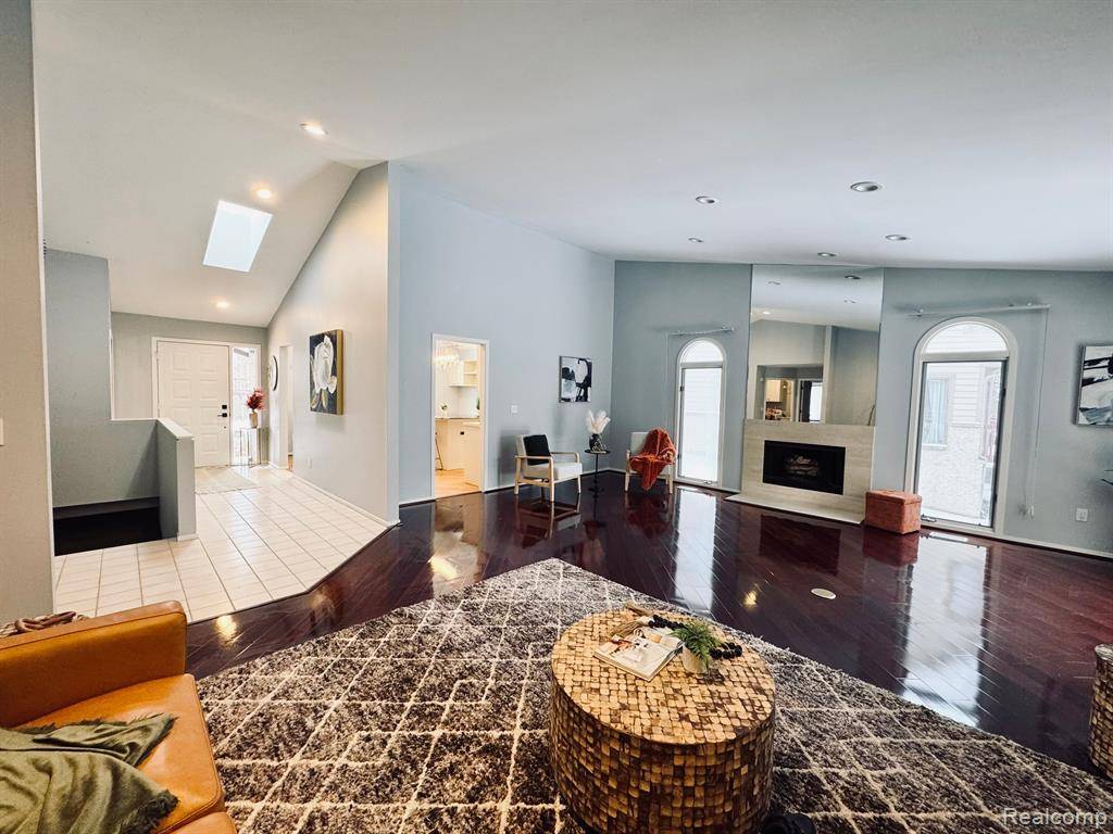 West Bloomfield Twp, MI 48323,6830 HERON POINT Unit #8