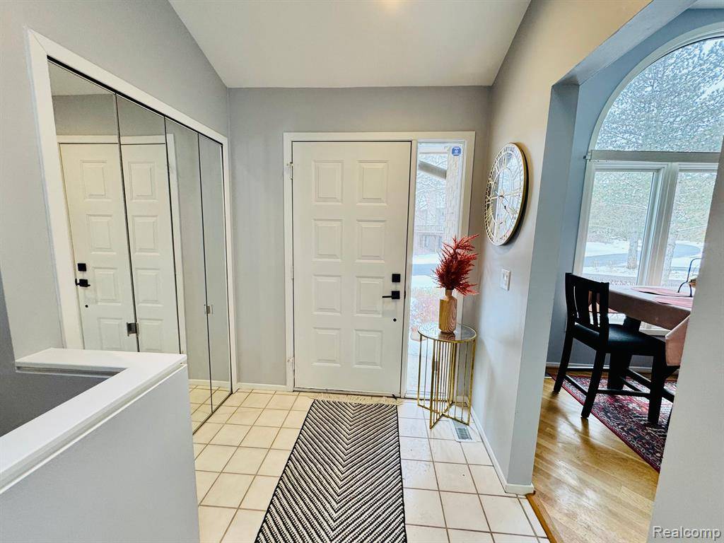 West Bloomfield Twp, MI 48323,6830 HERON POINT Unit #8