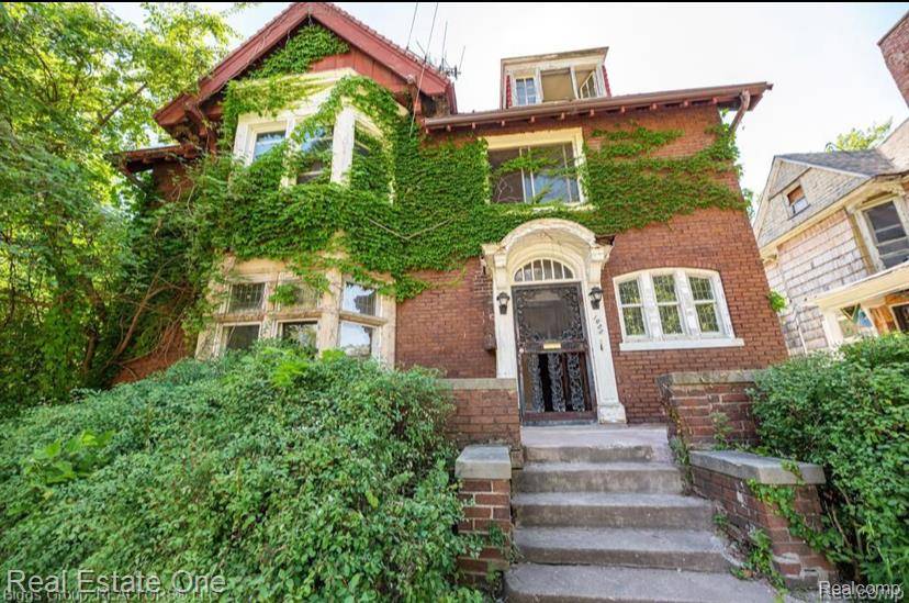 Detroit, MI 48214,1623 CADILLAC Boulevard