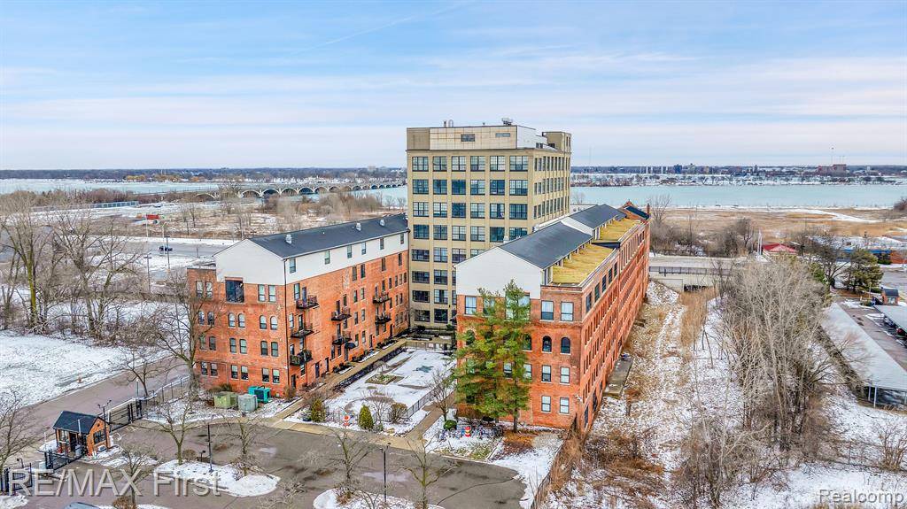 Detroit, MI 48207,6533 E JEFFERSON Avenue 226T