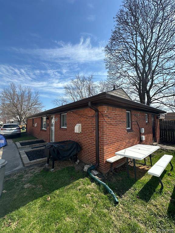 Lincoln Park, MI 48146,2157 MCLAIN Avenue