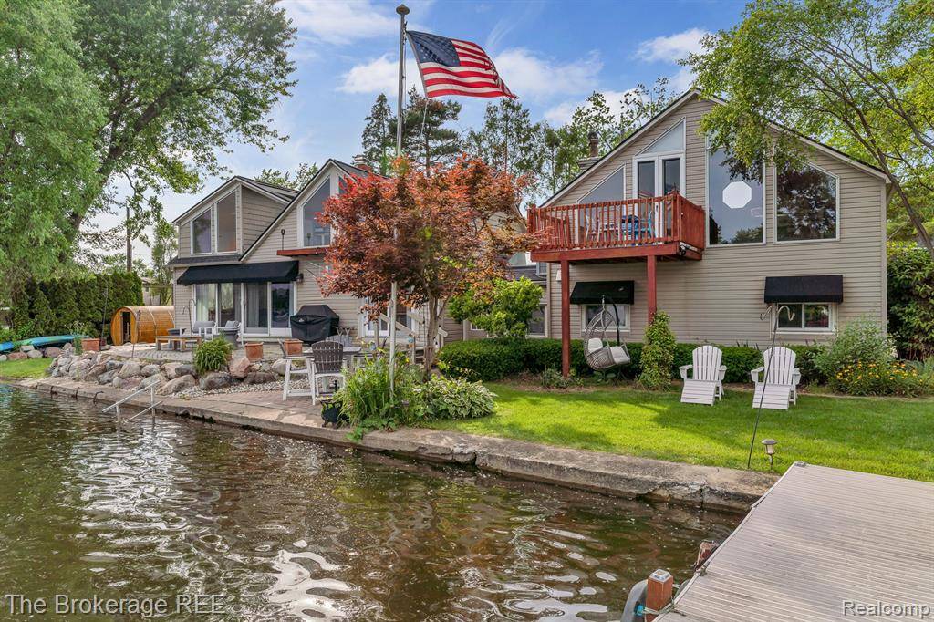White Lake Twp, MI 48386,9381 BONNIE BRIAR Street