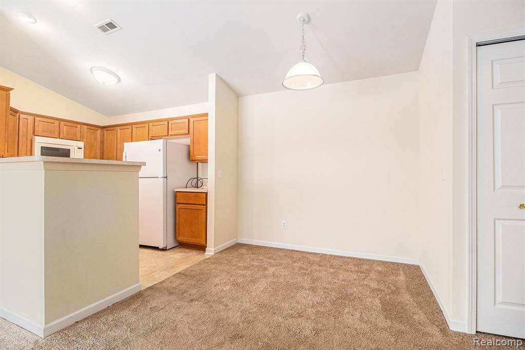Brownstown Twp, MI 48183,27636 HIDDEN OAKS Drive