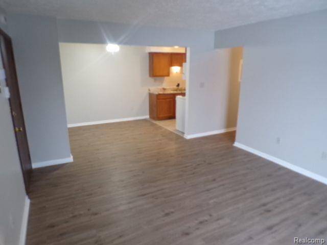 Fowlerville Vlg, MI 48836,125 E VAN RIPER Road 125 3
