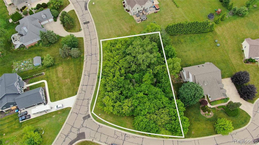 Fenton Twp, MI 48451,13042 KEWEENAW Court