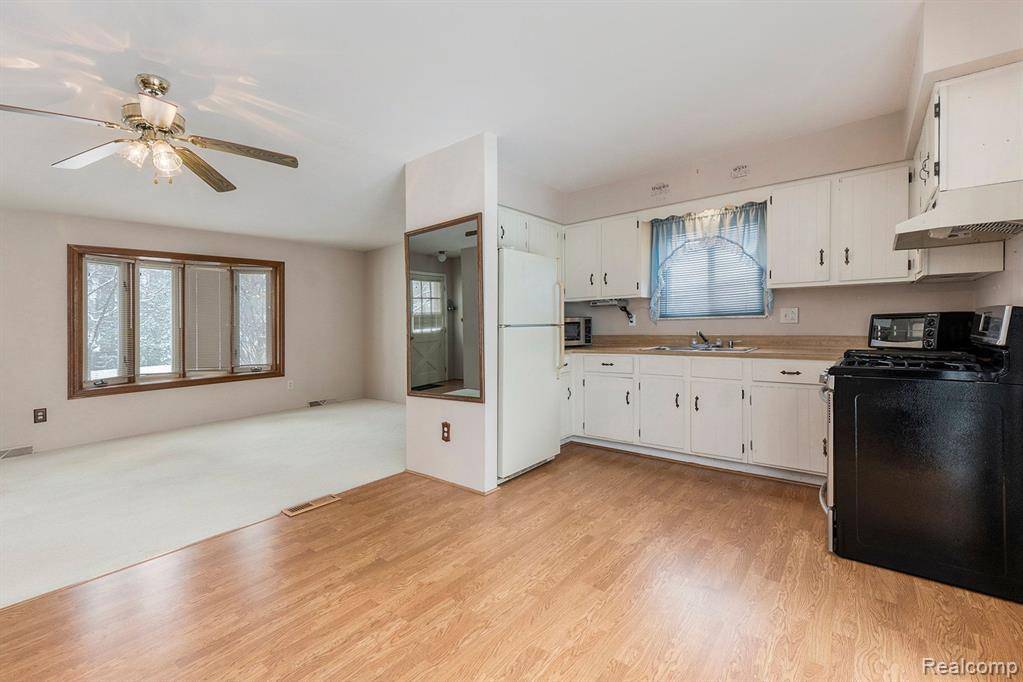Waterford Twp, MI 48328,3336 SHADDICK Road